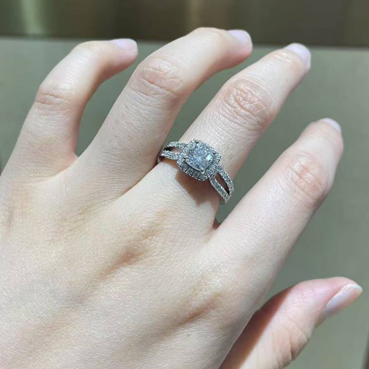 Light Luxury Pillow shaped Women's Ring S925 Silver Plated Platinum Customized Selection Main Stone Moissanite 1.0ct/Sub Stone Cubic Zirconia